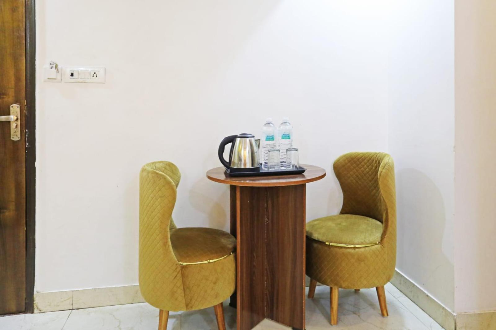 Hotel Broadway Near Delhi Airport Nuova Delhi Esterno foto
